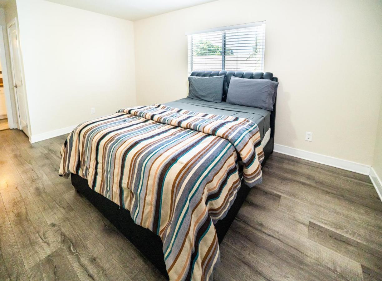 Spacious 5 Bedroom 3 Bath Modern Home By Downtown La With Parking Los Angeles Extérieur photo