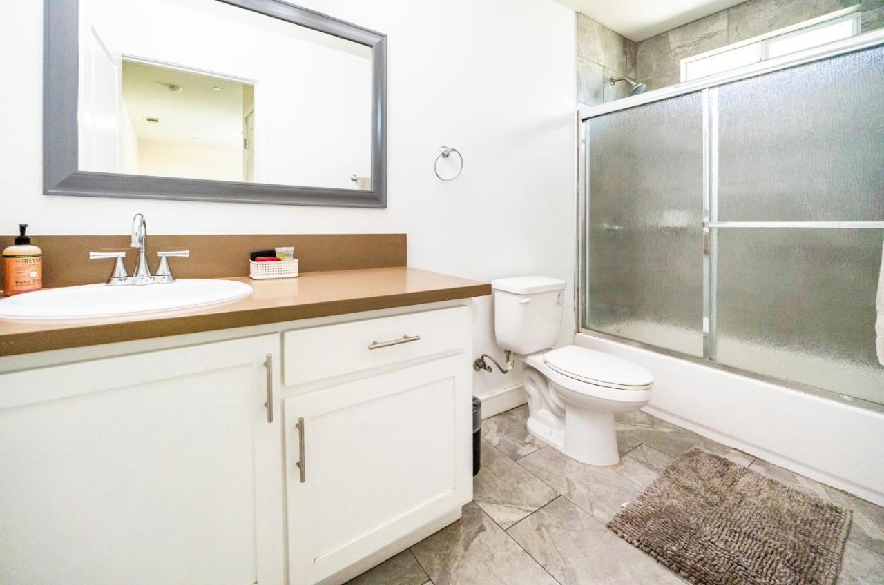 Spacious 5 Bedroom 3 Bath Modern Home By Downtown La With Parking Los Angeles Extérieur photo